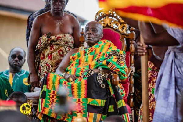 Osagyefuo Amoatia Ofori Panin Sitting in state at Begoro