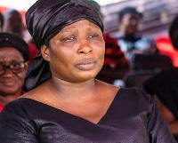 Gloria Sarfo appears extremely devastated over her mother's death