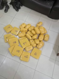 Immigration patrol team intercepts marijuana from smugglers at Aflao border