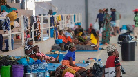 Some Mozambicans gathered at the Pemba Sports centre for aid / Photo: AFP