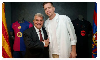 Barcelona confirmed the signing of Polish goalkeeper Wojciech Szczesny