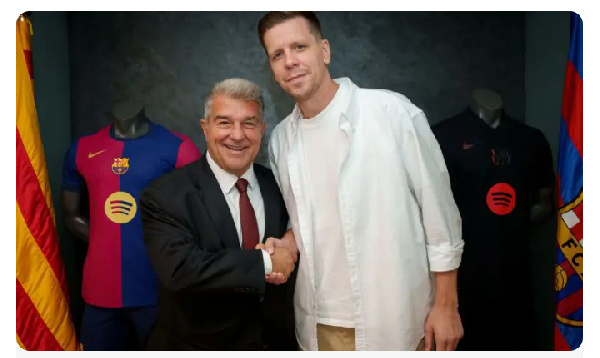 Barcelona confirmed the signing of Polish goalkeeper Wojciech Szczesny