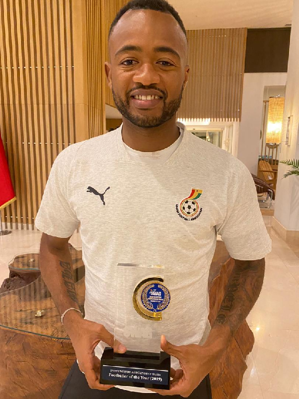 Jordan Ayew with his SWAG award