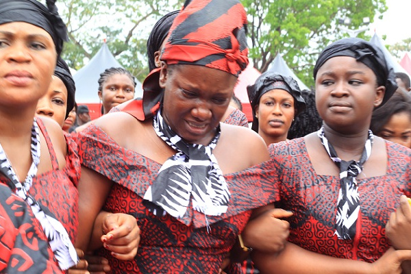 Ebony's sister, Happy with some family members