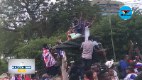 Supporters of the NPP at the EC headquarters