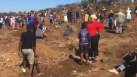 Videos wey dem post on social media show as pipo dey dig di ground in search of di precious stones