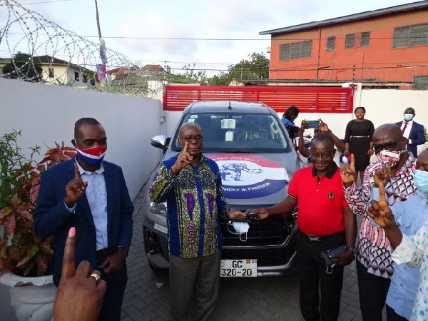 Executives of NPP China present the key to the vehicle to Peter Mac Manu