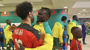 Mane exchanging greetings with Salah before the final