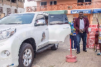 Kumi Guitar with his GHC 2b car