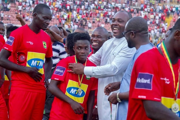 Youngster Mathew Anim Cudjoe in the company of Hon Isaac Asiamah & GFA capo Kurt Okraku