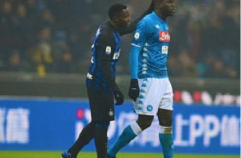 Kwadwo Asamoah support to Koulibally as he walks off the field