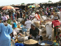 Hundreds of market women and buyers trooped to the Kasoa New Market on Day 5 of the lockdown