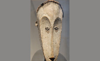 Ngi mask. Photo: Wikimedia Commons/Marie-Lan Nguyen /Public domain