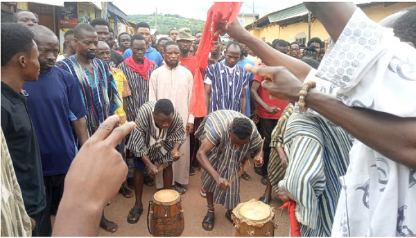 Residents of Nuaso protesting against military presence and installation of prepaid meters