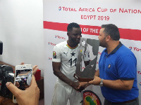 Mubarak Wakaso picks up his award