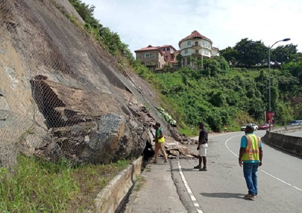 Rocks on the mountains around the Peduase-Aburi stretch fall unto the road when it rains