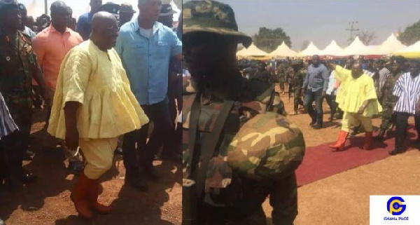 President Akufo-Addo in his fugu during the coronation of newly enstooled Yaa-Naa Abubakari Mahama