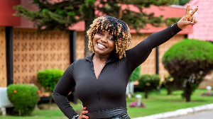 Comedienne, Osei Felicia