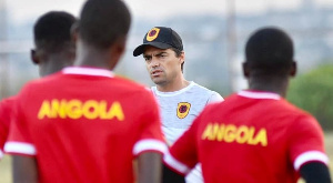 Pedro Gonçalves with Angola team