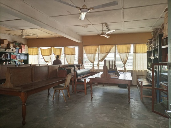 Interior of the Fiaseman Senior High School library