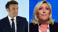 Emmanuel Macron, di French Presido plus opponent Marine Le Pen