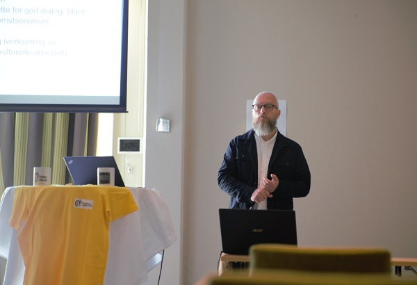 Kim Henrik Gronert speaking during the seminar