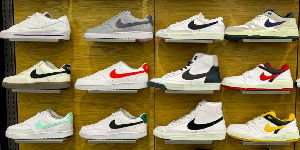 NIKE SNEAKERS 1