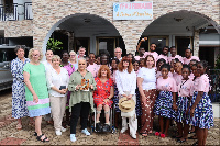 The delegation with some staff of the company