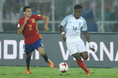 Calum Hudson-Odoi in action for the English U-19 side