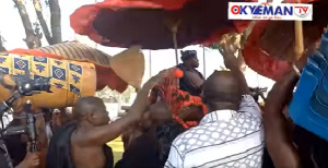 Ashanti chief on a planaquin at Jospong's fathers funeral