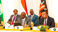 William Ruto, President of Kenya (C) and Ethiopia Prime Minister Abiy Ahmed (R)