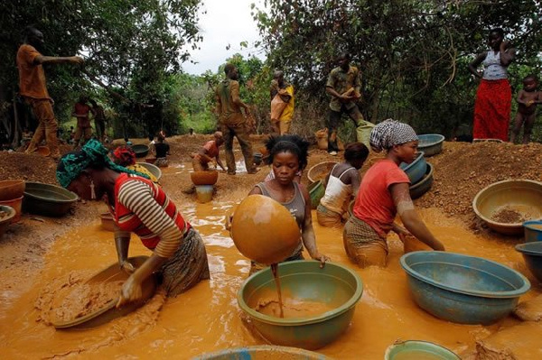 Some galamsey operators working