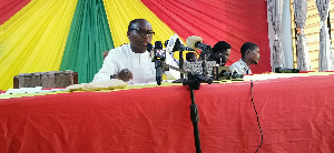 Hon. Kwasi Bonzoh addressing the media