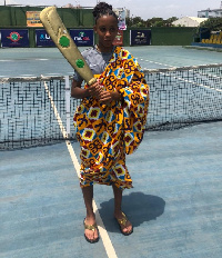 Akua Hansen with the trophy she won