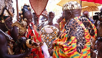 Osagyefuo Amoatia Ofori Panin welcoming Otumfuo Osei Tutu to Kyebi