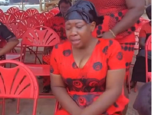 Shugatiti weeping at her father's funeral ceremony held at Ahafo-mim