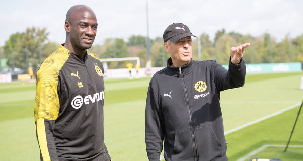 Former Ghana international, Otto Addo (L)