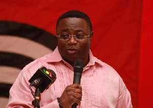 Elvis Afriyie Ankrah Mic