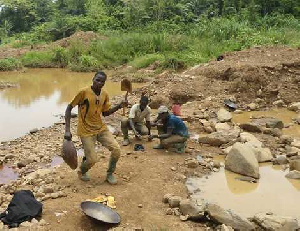 The three illegal miners were arrested in Akyem Abomosu in the Eastern region