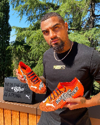 KP Boateng with his Black Lives Matter boots