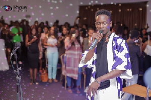 Mr Eazi Knust