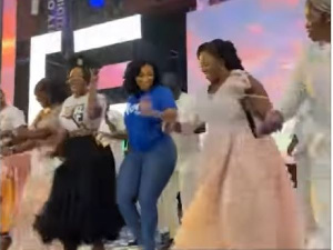 Serwaa Amihere, Piesie Esther dancing