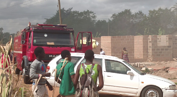 A photo of the Ghana Fire Service vehicle arriving at the scene