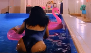 Diamond Appiah captured in a swimsuit whiles twerking in her pool