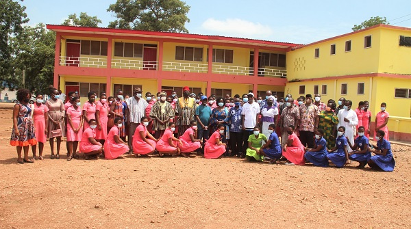 Some students and teachers of Navrongo Senior High School