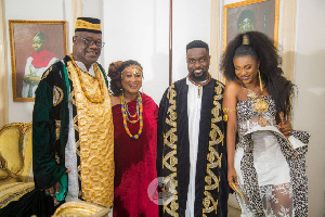 Becca, Sarkodie and other casts in the video