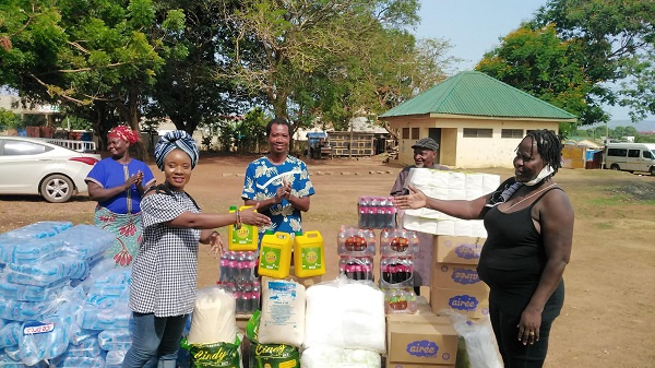 The donation to the Kayayei community was lead by Queen Boresah Fantevie