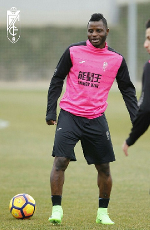 Mubarak Wakaso trains with Granada for the first time