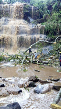 Some students who visited the waterfall on Sunday lost their lives when a tree fell on them