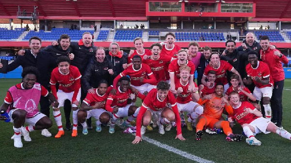 Ernest Poku with AZ Alkmaar teammates